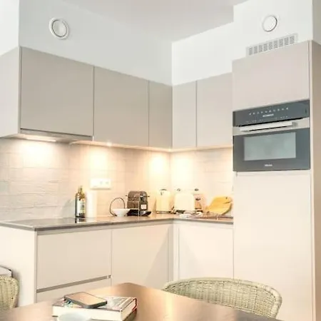5-guest In Ostend, Steps From The Appartement *